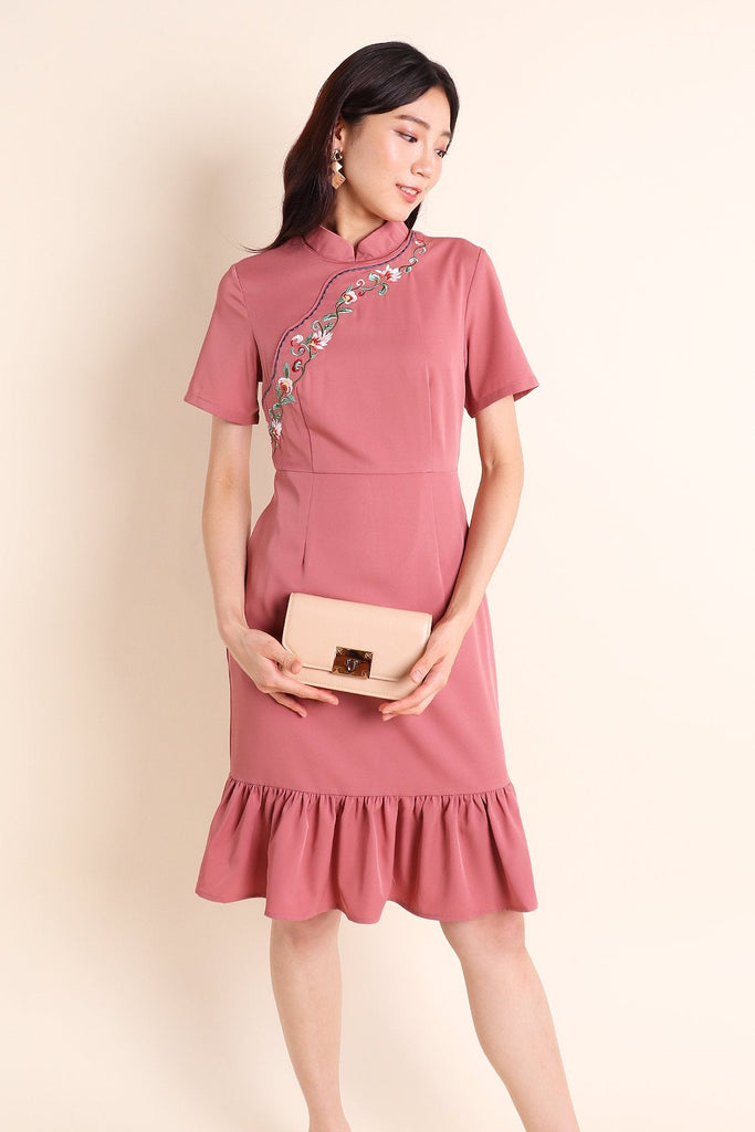 MADEBYNM JIXIANG REMOVABLE COLLAR EMBROIDERY SLEEVE DRESS IN ROSEWOOD [XS/S/M/L/XL] - NEONMELLO