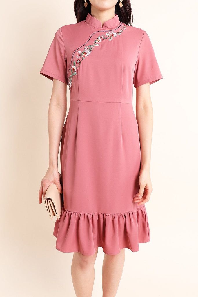 MADEBYNM JIXIANG REMOVABLE COLLAR EMBROIDERY SLEEVE DRESS IN ROSEWOOD [XS/S/M/L/XL] - NEONMELLO