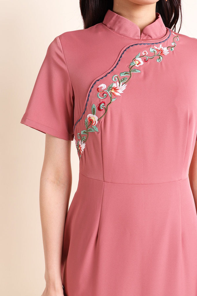 MADEBYNM JIXIANG REMOVABLE COLLAR EMBROIDERY SLEEVE DRESS IN ROSEWOOD [XS/S/M/L/XL] - NEONMELLO