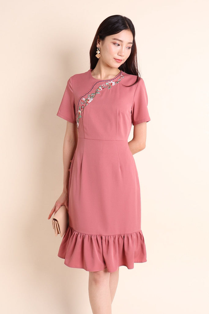 MADEBYNM JIXIANG REMOVABLE COLLAR EMBROIDERY SLEEVE DRESS IN ROSEWOOD [XS/S/M/L/XL] - NEONMELLO