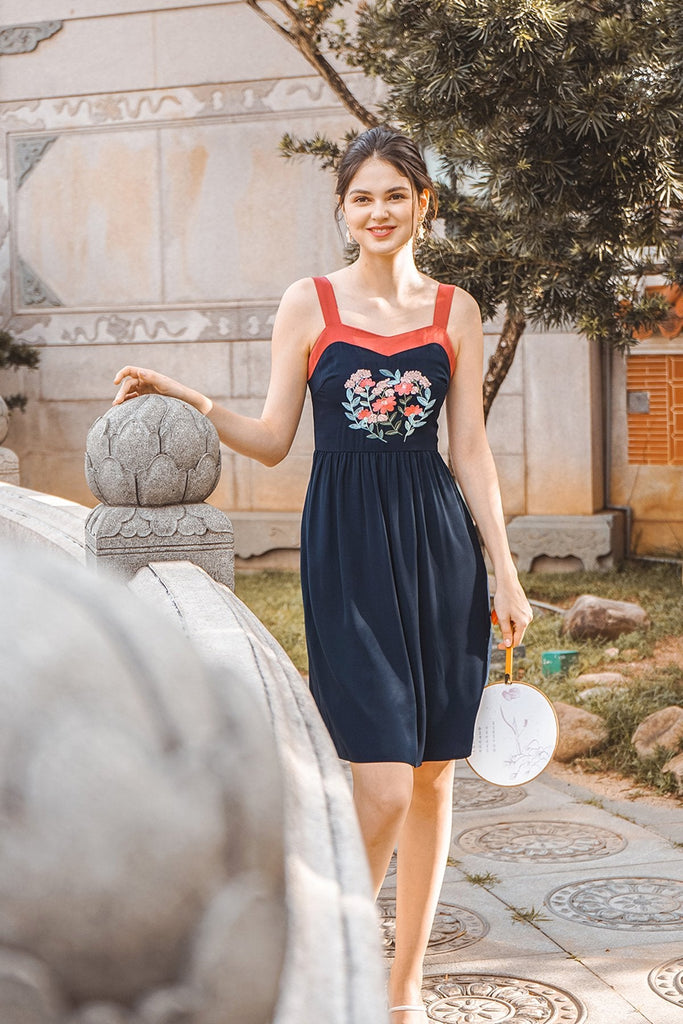 MADEBYNM LEILA FLORAL EMBROIDERY A-LINE DRESS IN NAVY BLUE [XS/S/M/L/XL] - NEONMELLO