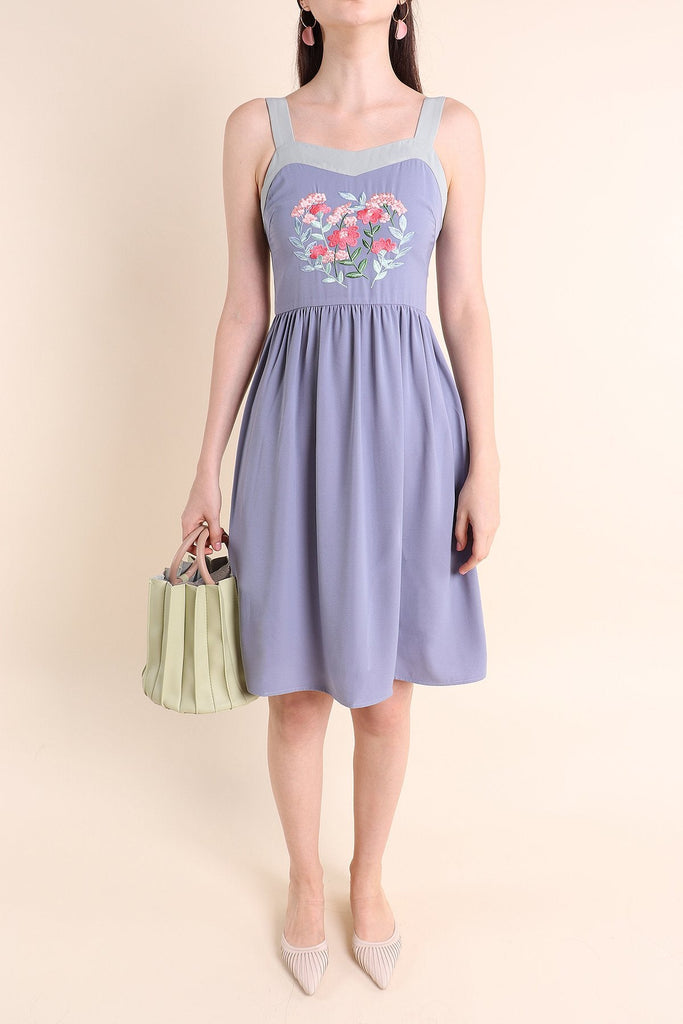 MADEBYNM LEILA FLORAL EMBROIDERY A-LINE DRESS IN PERIWINKLE LILAC [XS/S/M/L/XL] - NEONMELLO