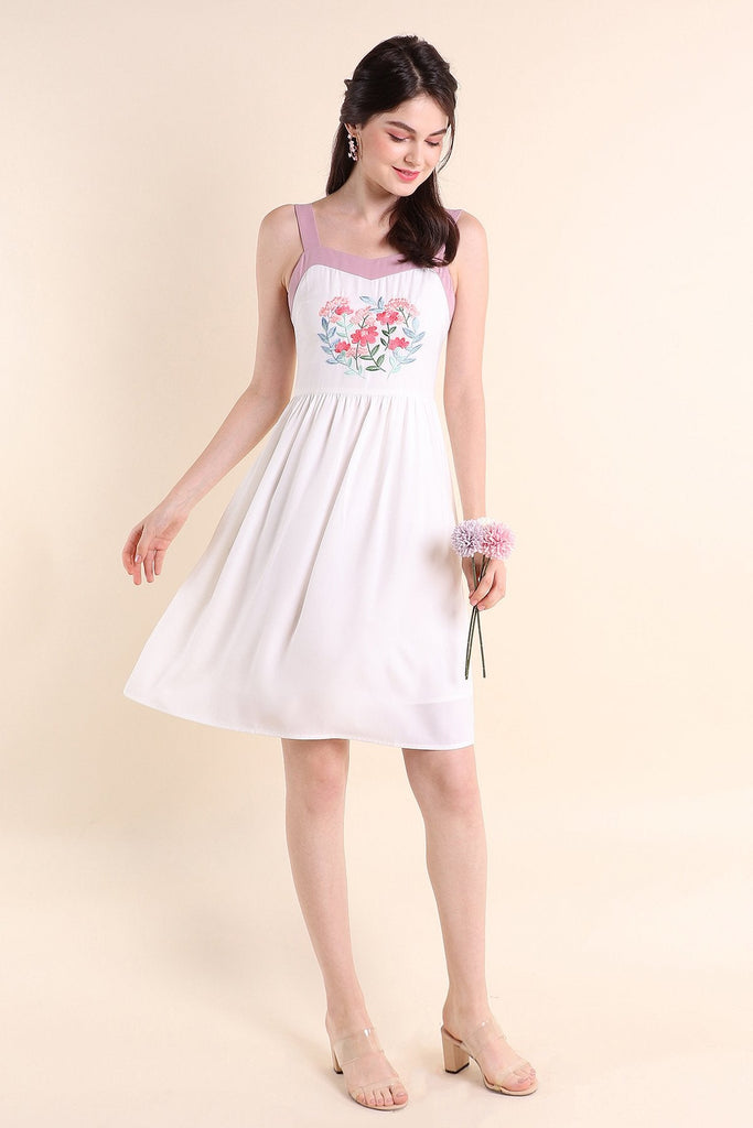 MADEBYNM LEILA FLORAL EMBROIDERY A-LINE DRESS IN WHITE [XS/S/M/L/XL] - NEONMELLO