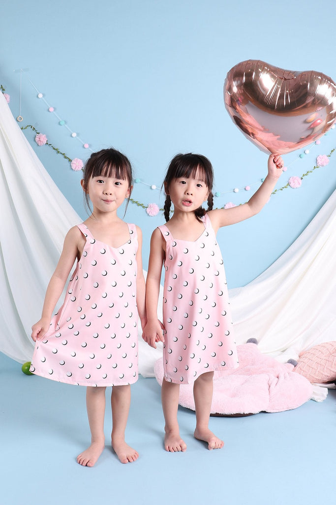 MADEBYNM NM KIDS FAIRYLANE TWO-WAY POLKA DOTS TRAPEZE IN PINK [12M/18M/2Y/3Y/4Y/5Y/6Y] - NEONMELLO