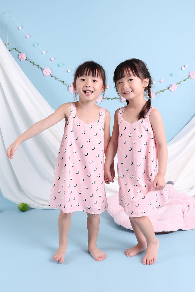 MADEBYNM NM KIDS FAIRYLANE TWO-WAY POLKA DOTS TRAPEZE IN PINK [12M/18M/2Y/3Y/4Y/5Y/6Y] - NEONMELLO