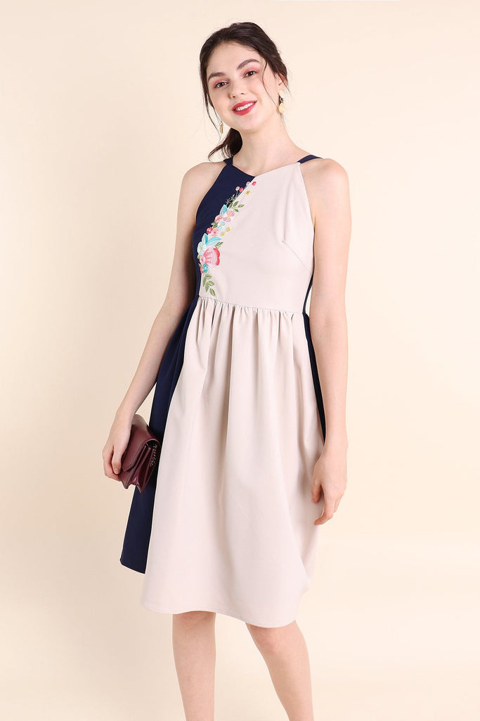 MADEBYNM SPRING SONATA EMBROIDERY COLOURBLOCK MIDI DRESS IN NAVY/OAT [XS/S/M/L/XL] - NEONMELLO