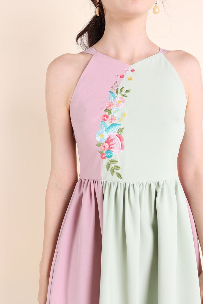 MADEBYNM SPRING SONATA EMBROIDERY COLOURBLOCK MIDI DRESS IN PINK/MINT [XS/S/M/L/XL] - NEONMELLO