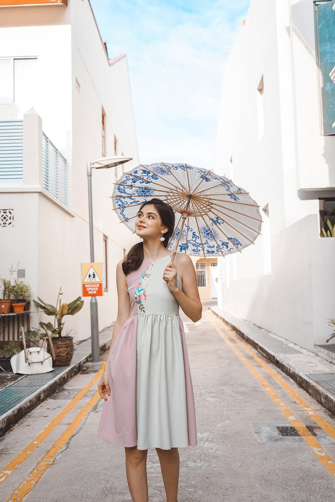 MADEBYNM SPRING SONATA EMBROIDERY COLOURBLOCK MIDI DRESS IN PINK/MINT [XS/S/M/L/XL] - NEONMELLO